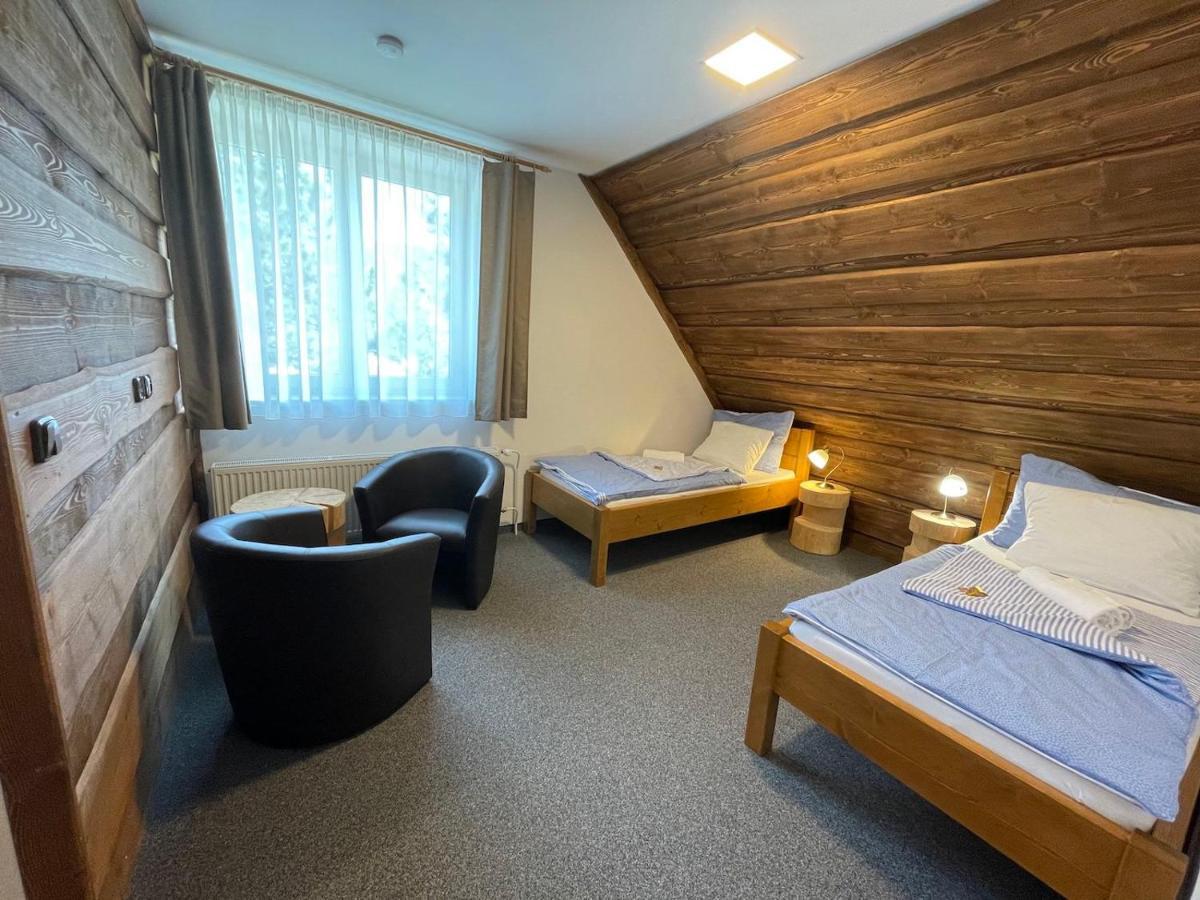 Hotel Kristian Кубова-Гуть Экстерьер фото