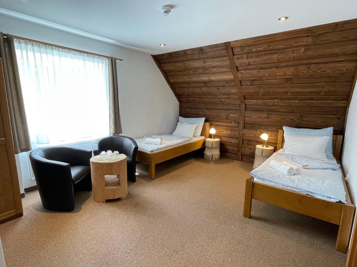 Hotel Kristian Кубова-Гуть Экстерьер фото
