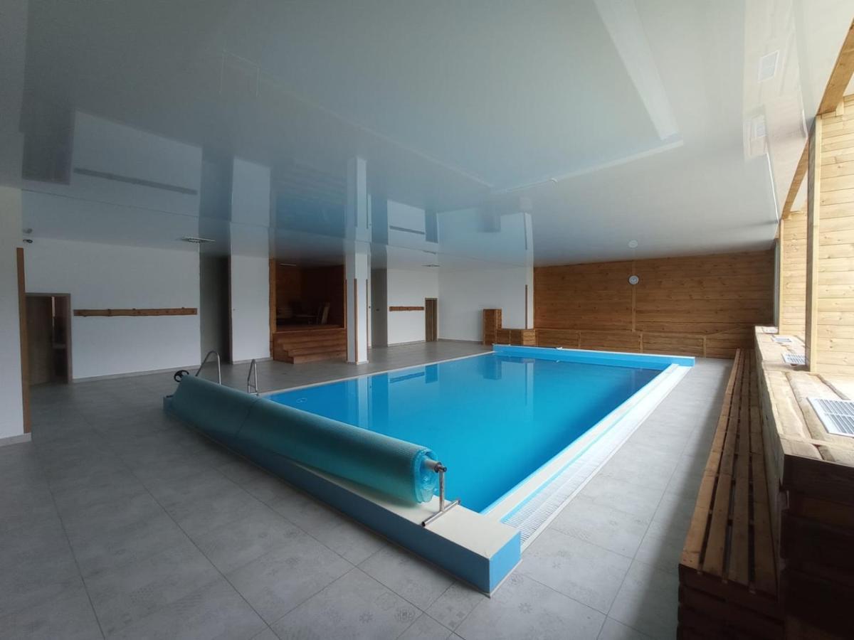Hotel Kristian Кубова-Гуть Экстерьер фото