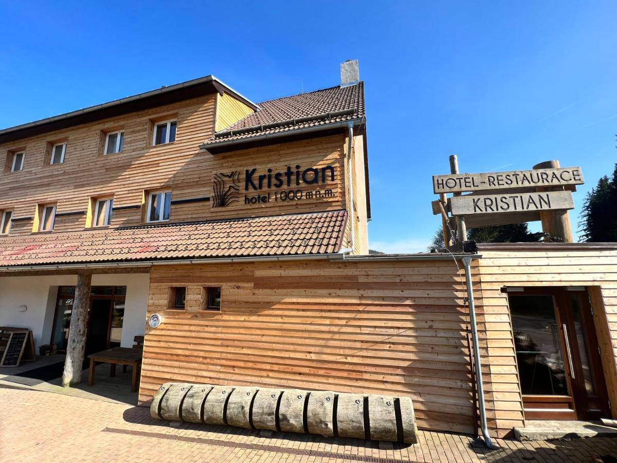 Hotel Kristian Кубова-Гуть Экстерьер фото